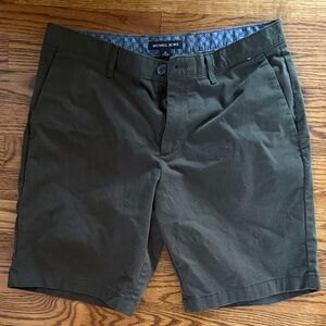 Michael Kors Men's Dark Olive Green Flat Front Chino Shorts SIZE 32